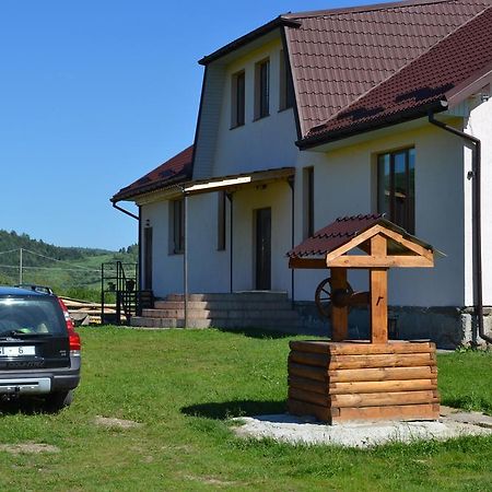 U Dvori Hotel Podgorodtsy ภายนอก รูปภาพ