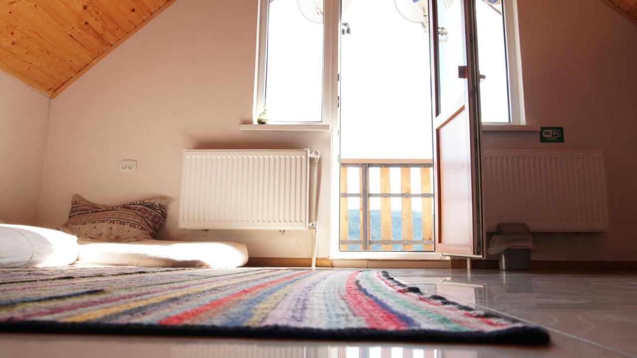 U Dvori Hotel Podgorodtsy ภายนอก รูปภาพ