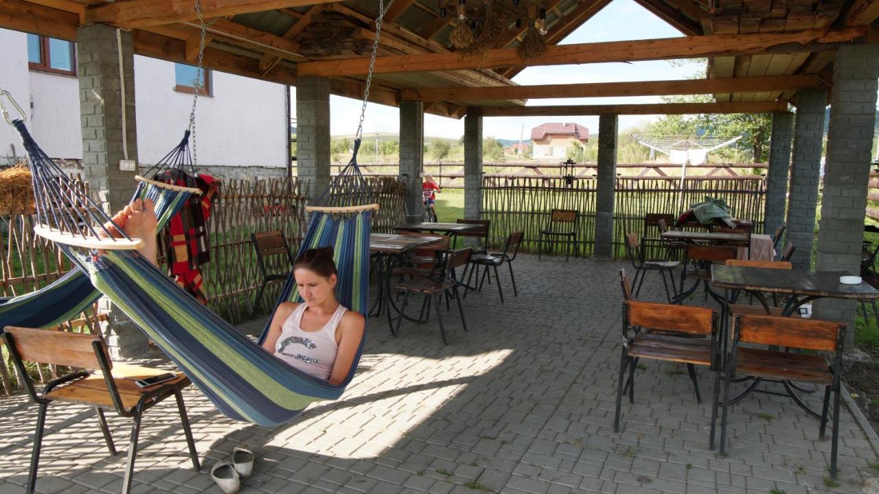 U Dvori Hotel Podgorodtsy ภายนอก รูปภาพ