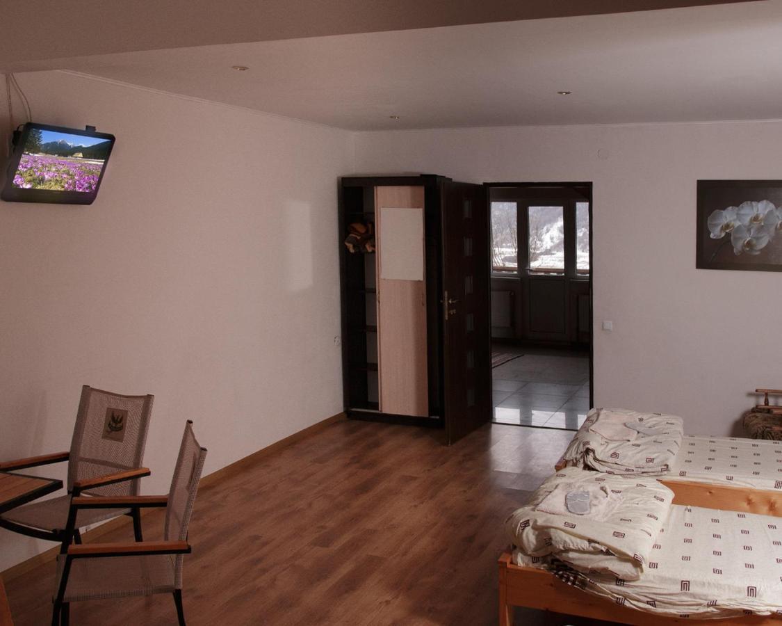U Dvori Hotel Podgorodtsy ภายนอก รูปภาพ