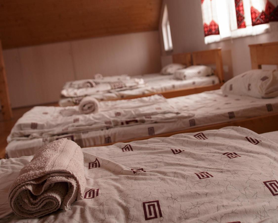 U Dvori Hotel Podgorodtsy ภายนอก รูปภาพ