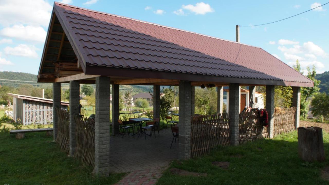 U Dvori Hotel Podgorodtsy ภายนอก รูปภาพ