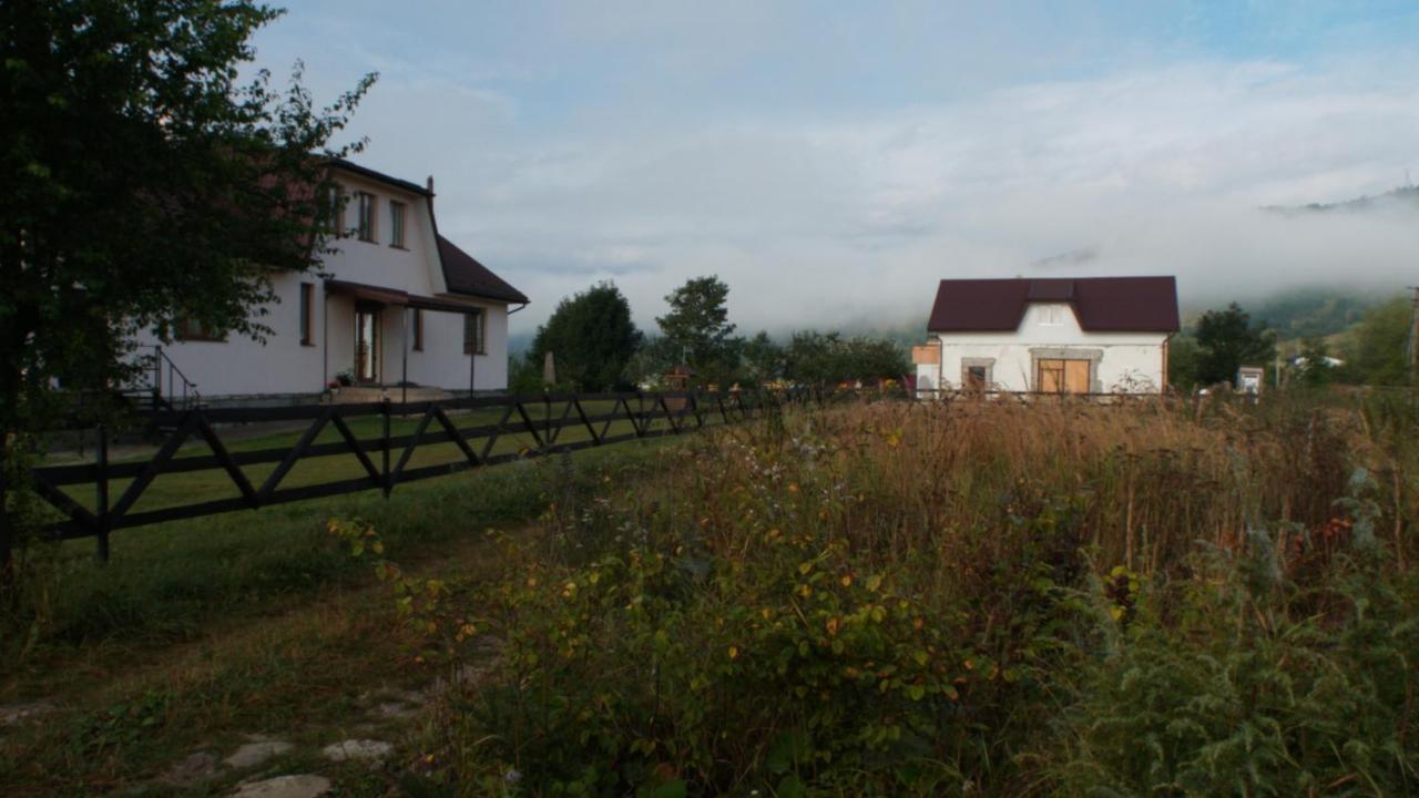 U Dvori Hotel Podgorodtsy ภายนอก รูปภาพ