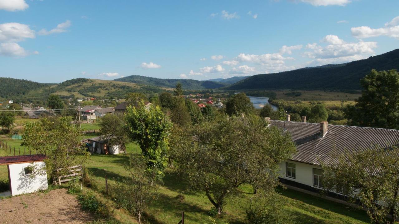 U Dvori Hotel Podgorodtsy ภายนอก รูปภาพ