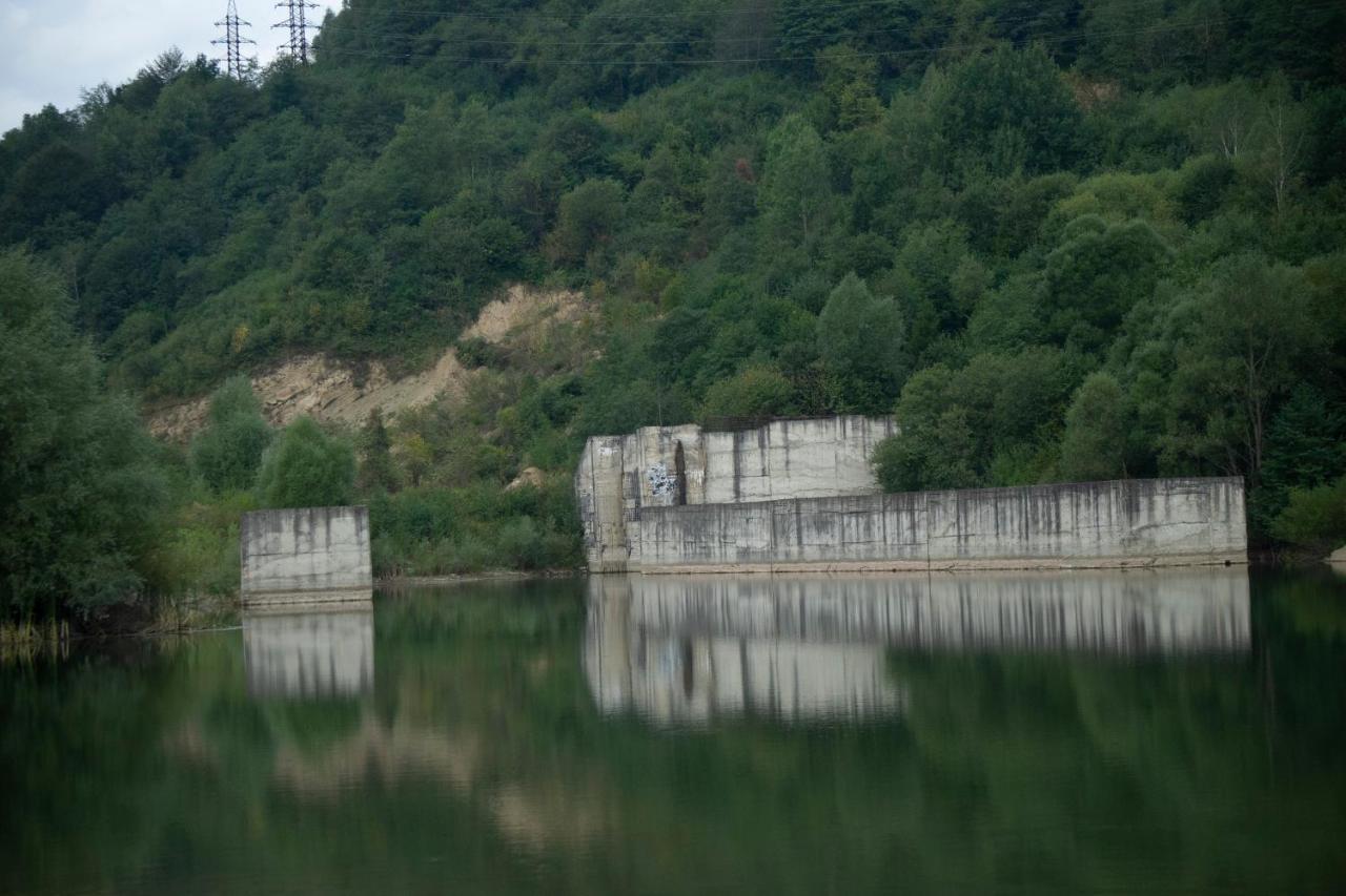 U Dvori Hotel Podgorodtsy ภายนอก รูปภาพ