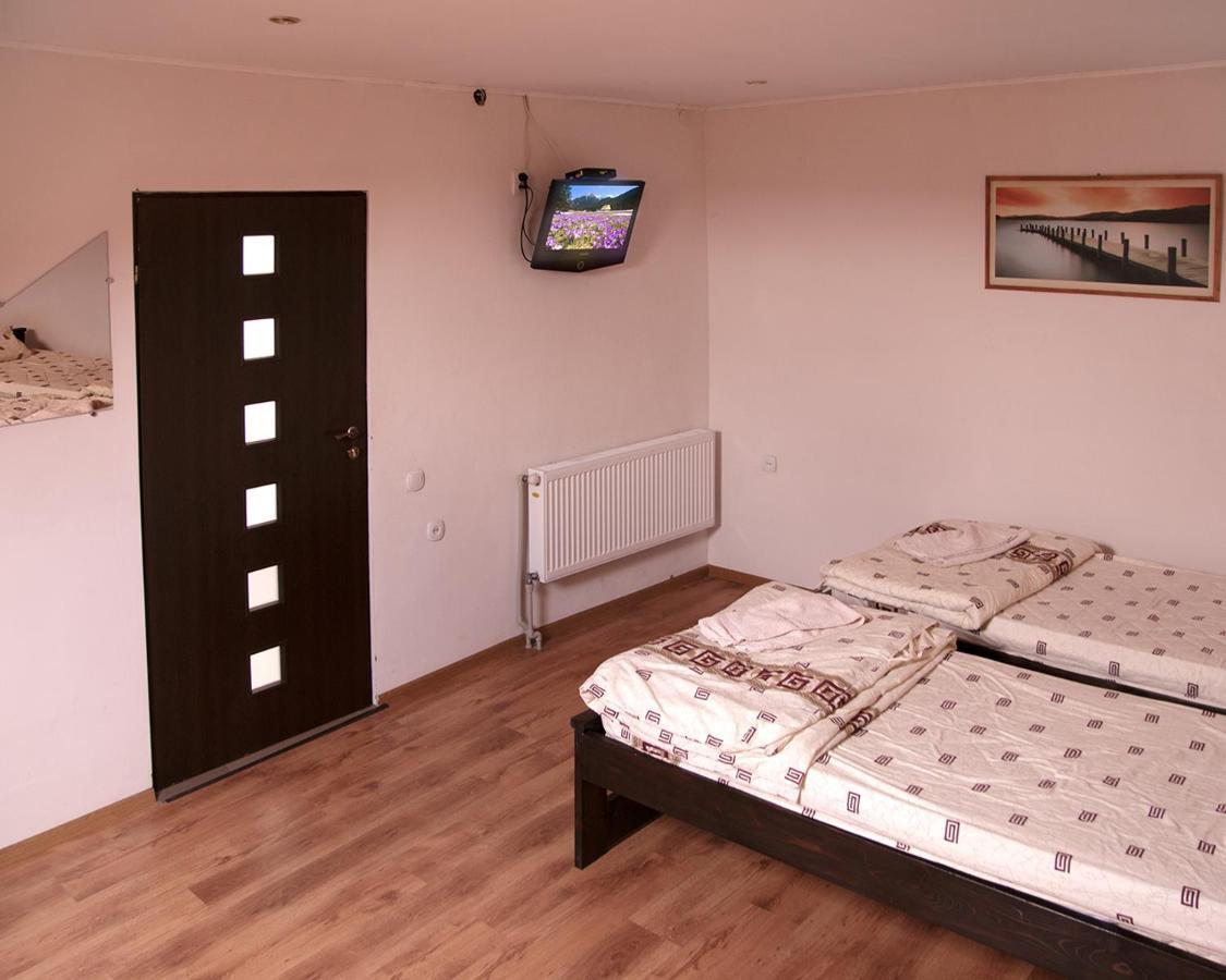 U Dvori Hotel Podgorodtsy ภายนอก รูปภาพ