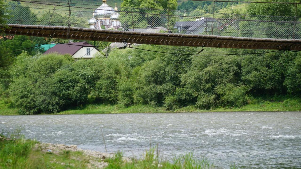 U Dvori Hotel Podgorodtsy ภายนอก รูปภาพ