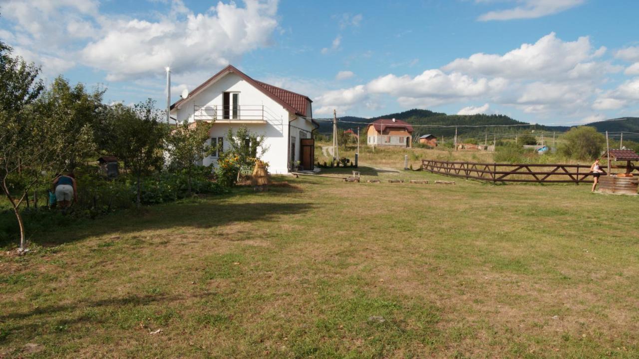 U Dvori Hotel Podgorodtsy ภายนอก รูปภาพ